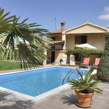 Dom wakacyjny Maria Di Torre With Private Pool Near Porec 4 Km From The Sea *